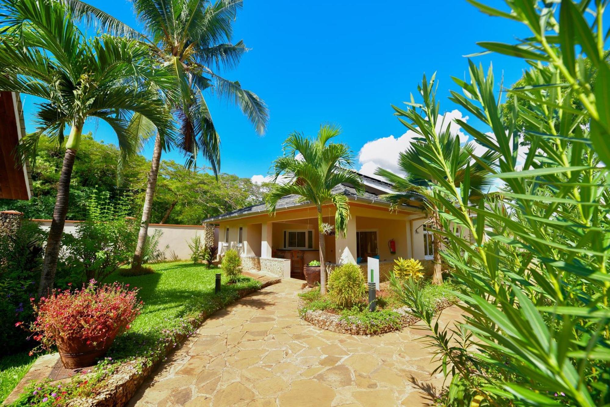 Vipingo Beach Resort Tezo Exterior photo